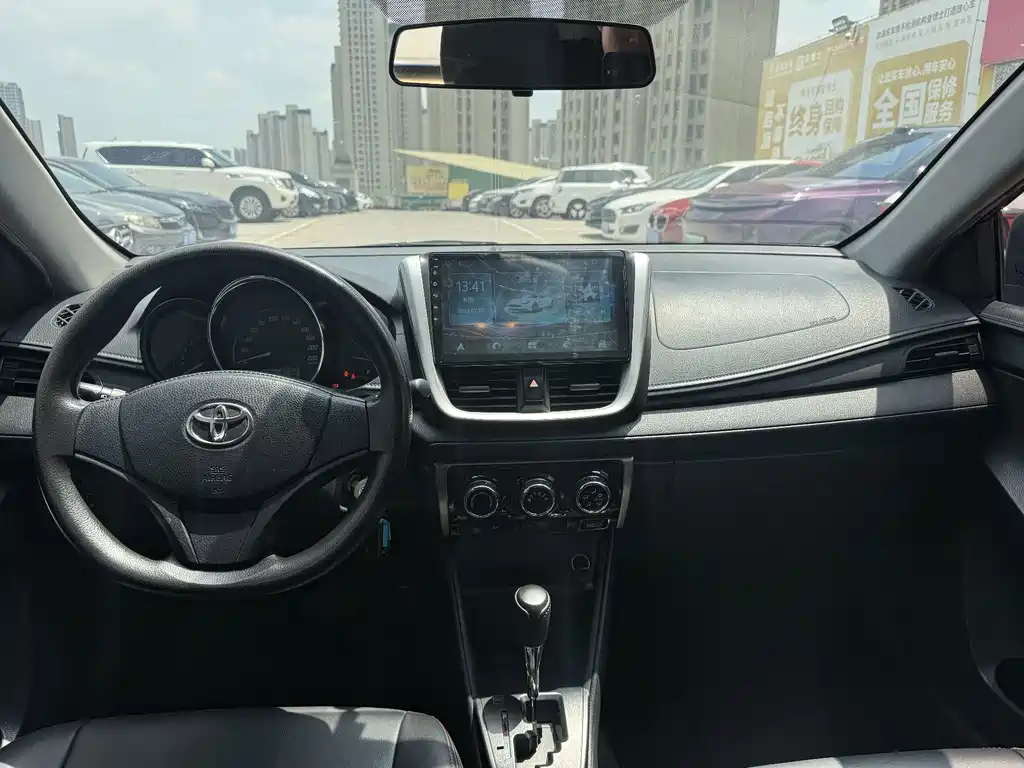Toyota Yaris L 2021 — фото 9