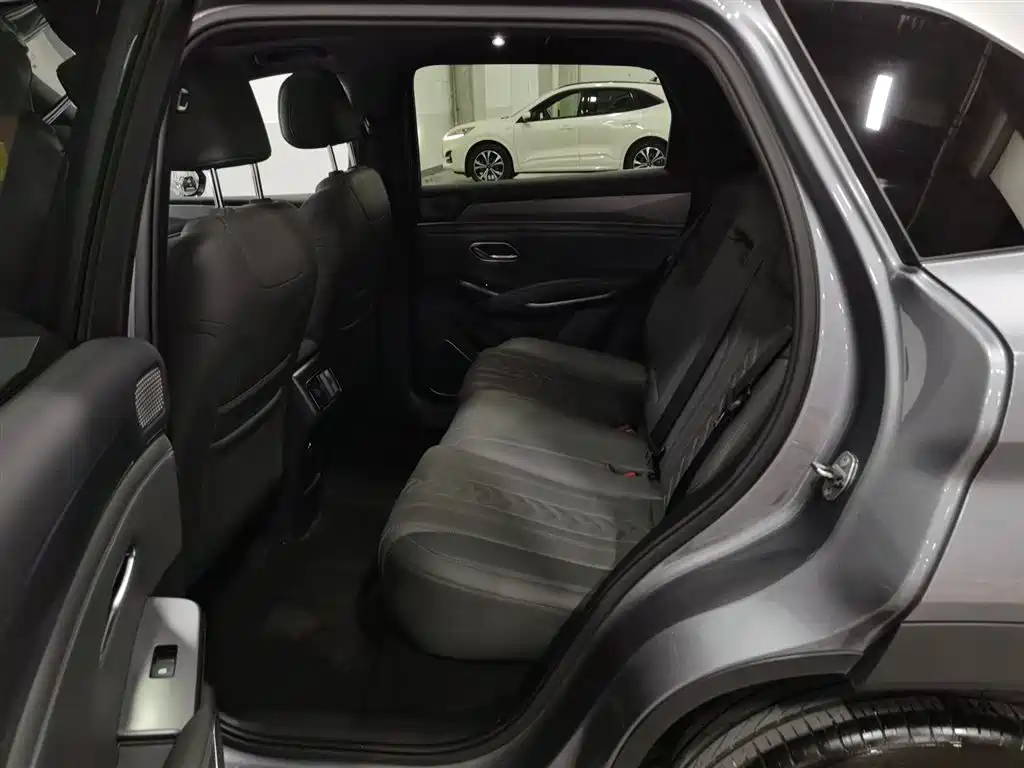BYD L DM-i 2025 — фото 15