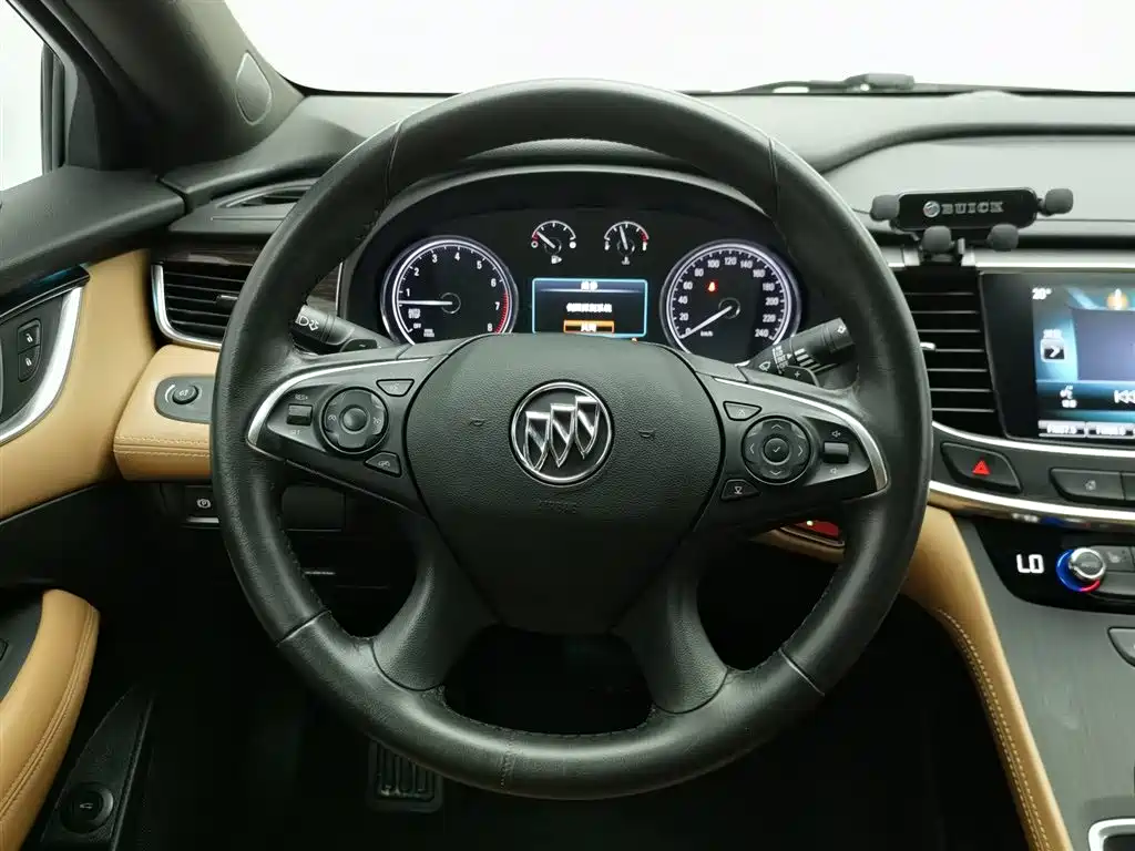 Buick LaCrosse 2018 — фото 11