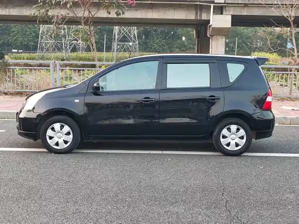 Nissan Livina 2007
