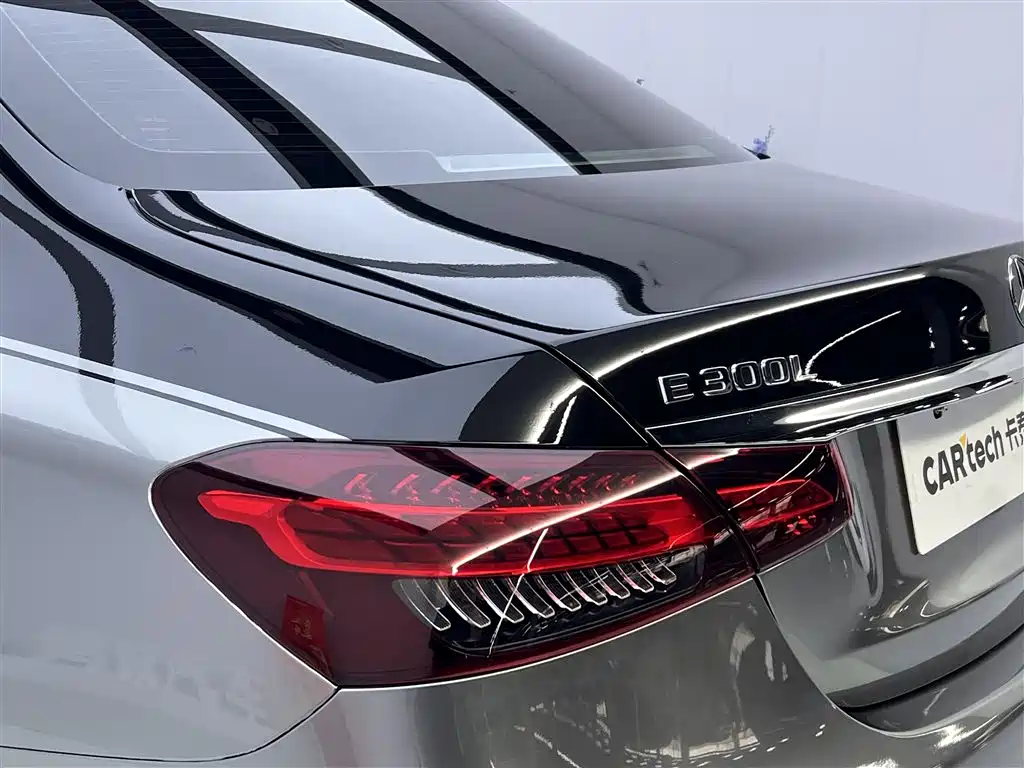 Mercedes-Benz E-Class 2023 — фото 10
