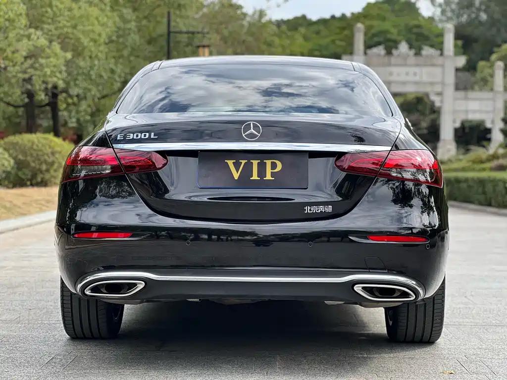 Mercedes-Benz E-Class 2023 — фото 18