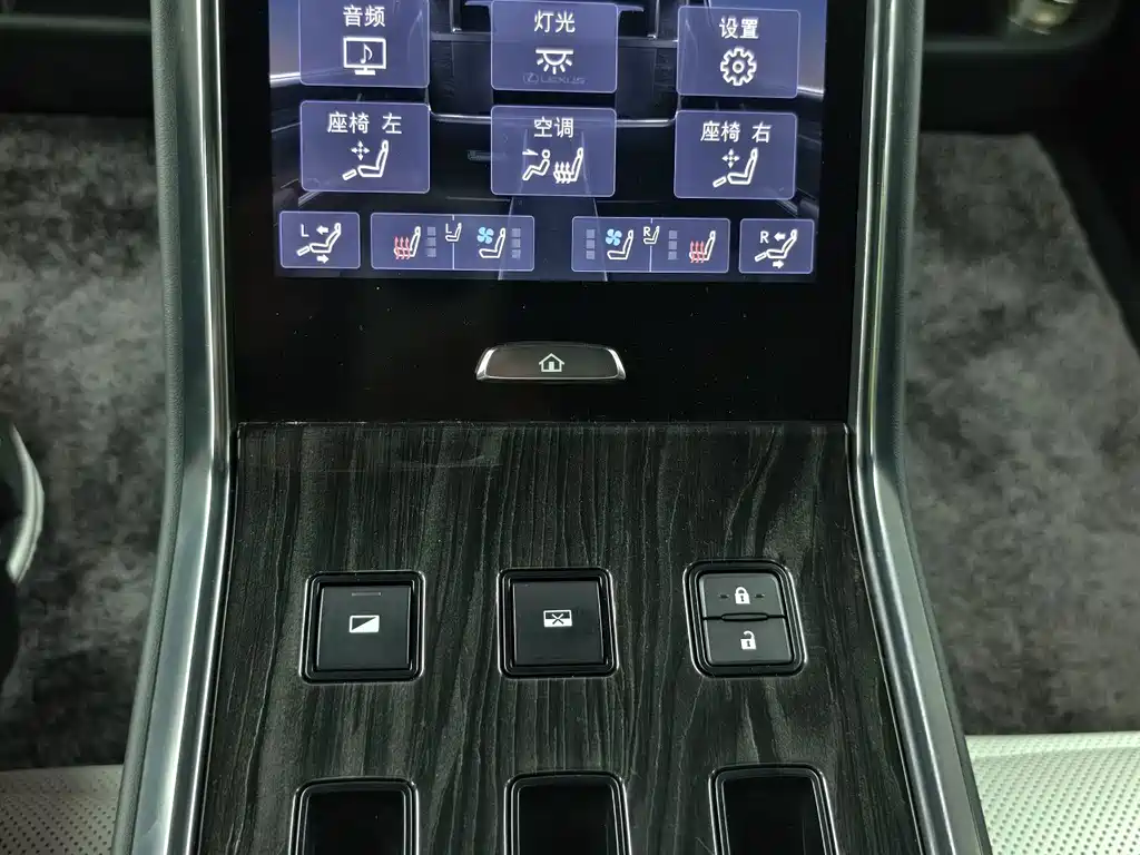 Lexus LM 2021 — фото 10