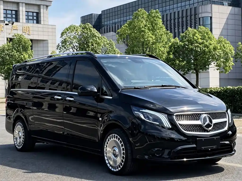 Mercedes-Benz Vito 2023 — фото 2