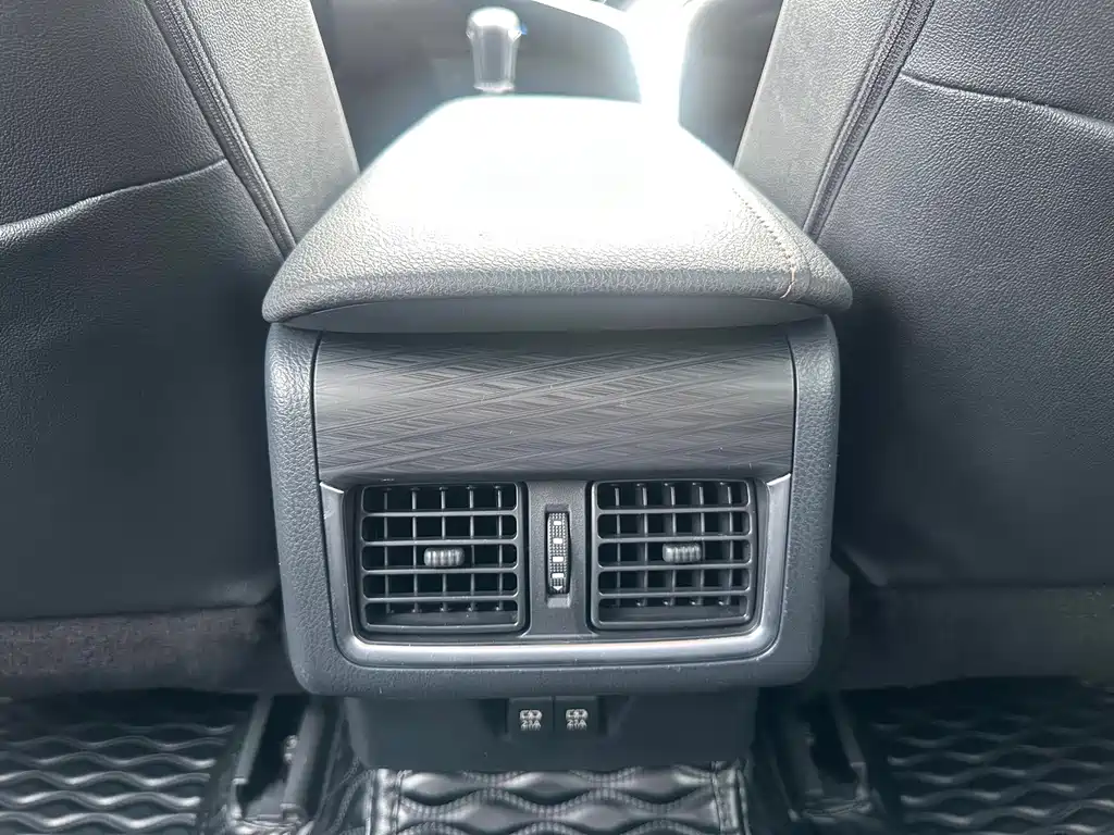 Toyota Camry 2021 — фото 14