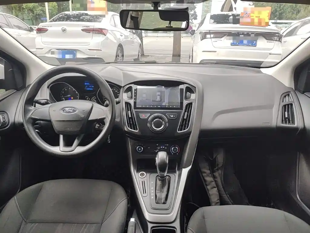 Ford Focus 2016 — фото 10