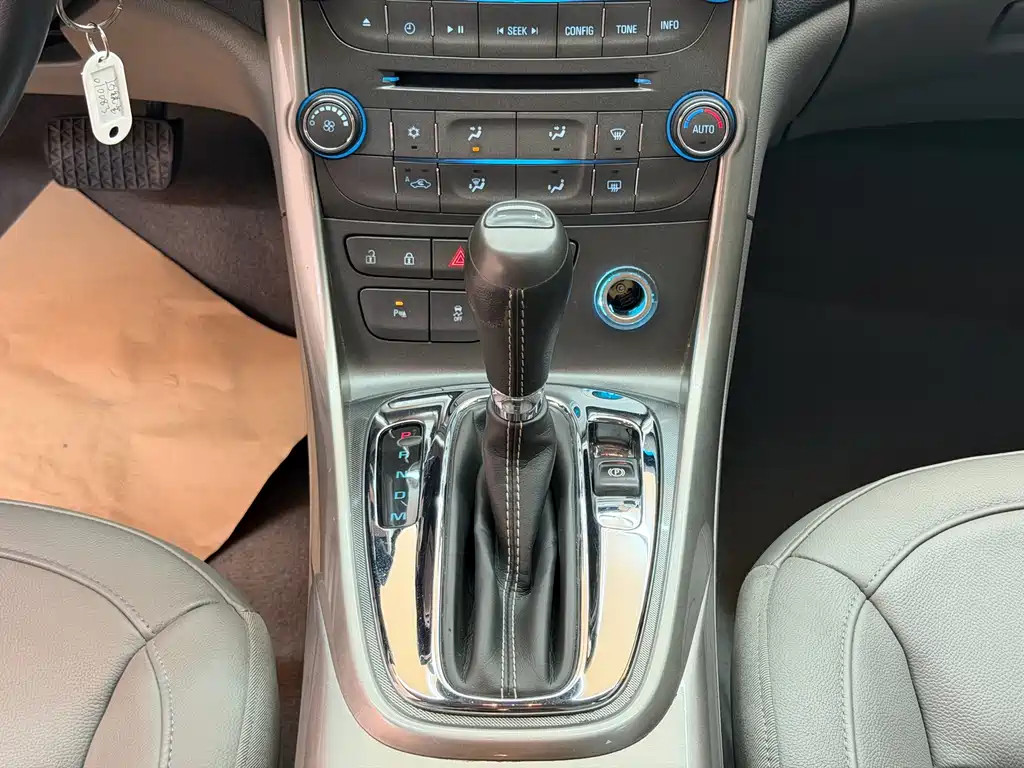Chevrolet Malibu 2015 — фото 18