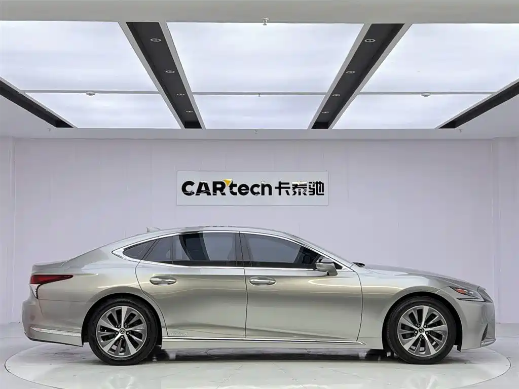 Lexus LS 2020 — фото 6