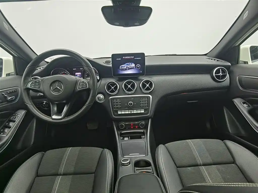 Mercedes-Benz A-Class 2018 — фото 5