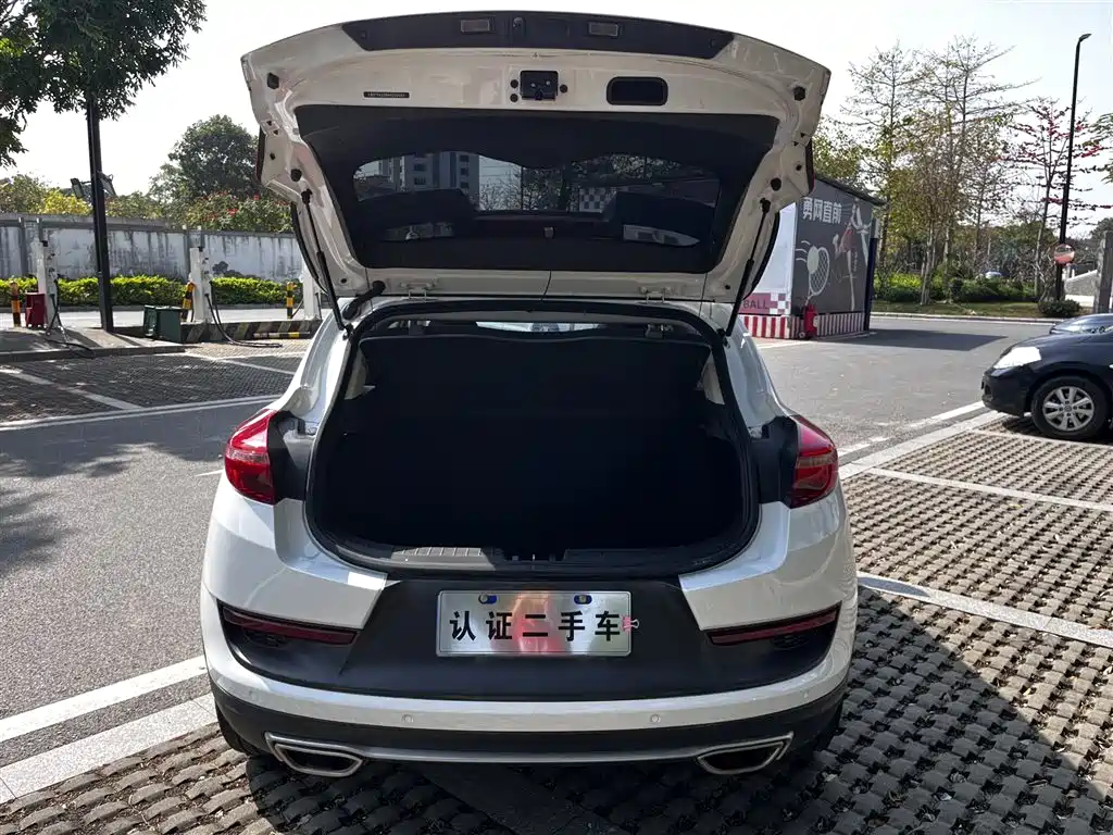 Geely Emgrand GS 2018 — фото 14