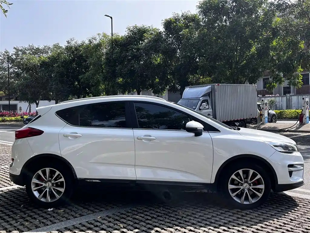 Geely Emgrand GS 2018 — фото 8