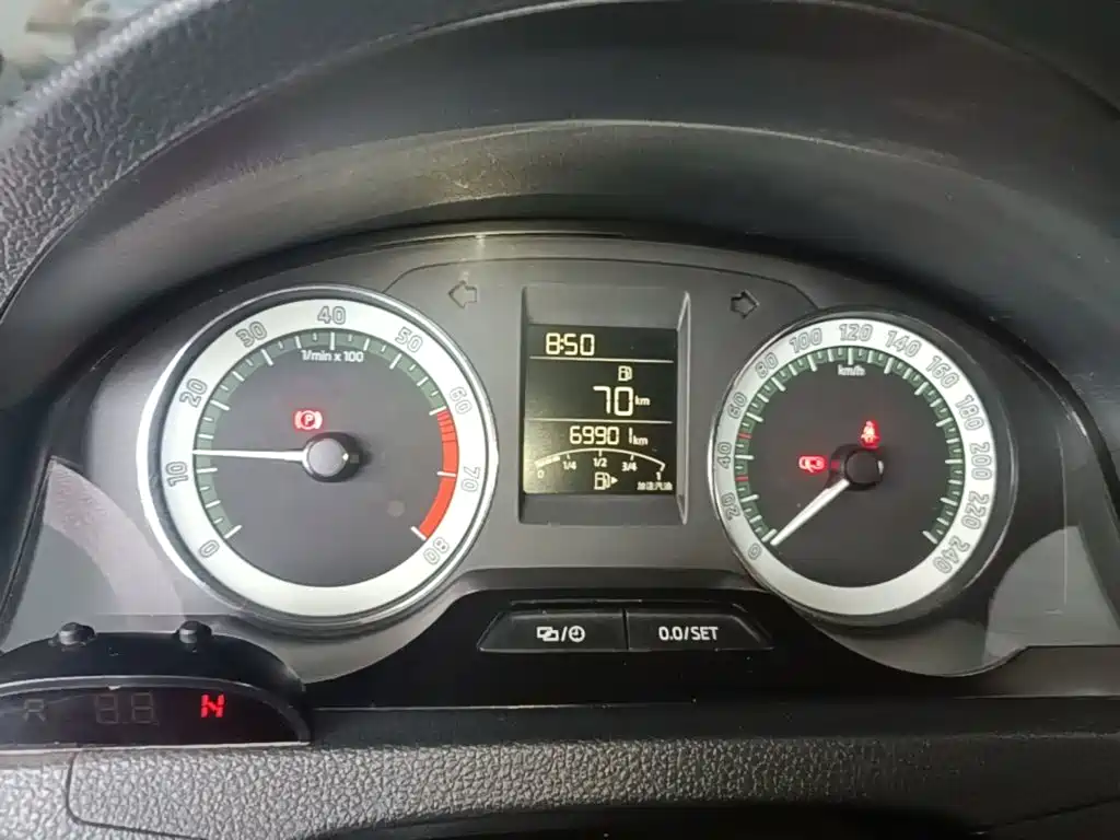 Skoda Rapid 2019 — фото 12