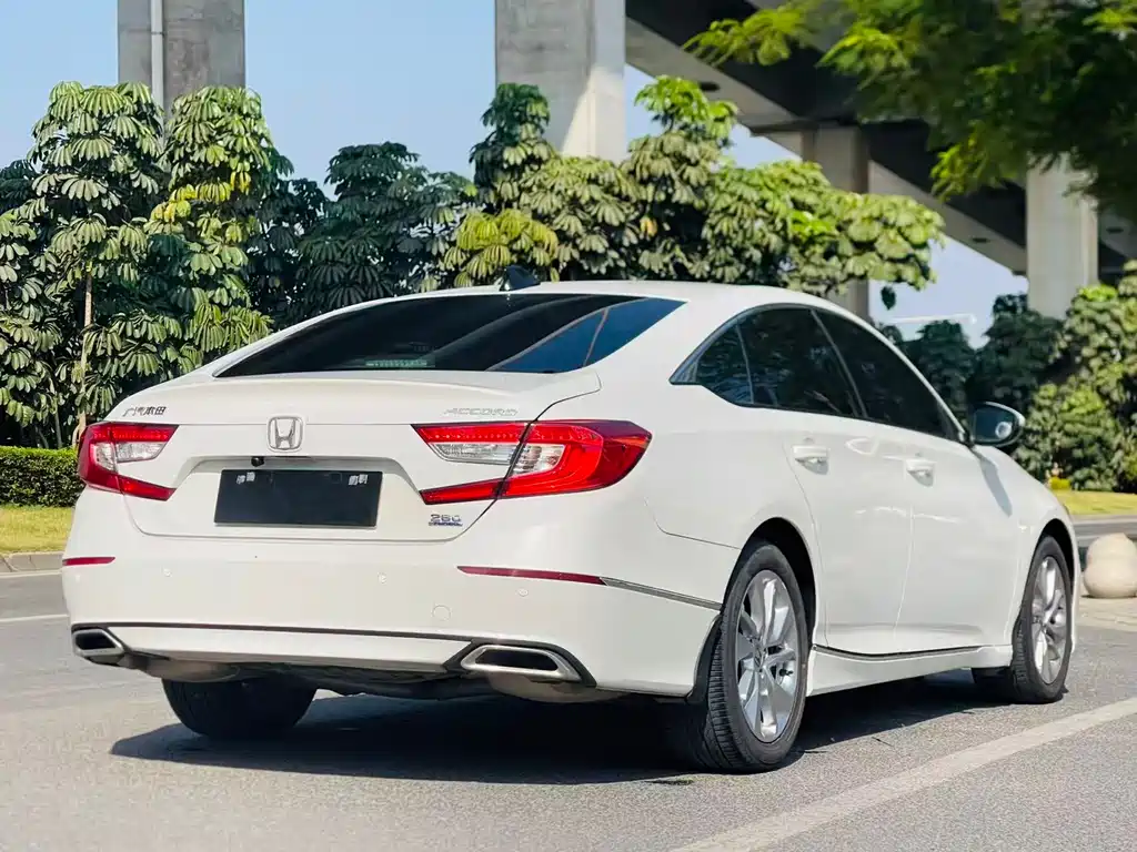Honda Accord 2020 — фото 10
