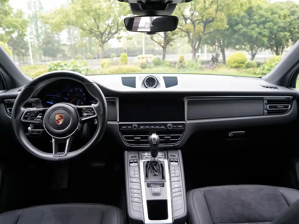 Porsche Macan 2019 — фото 10