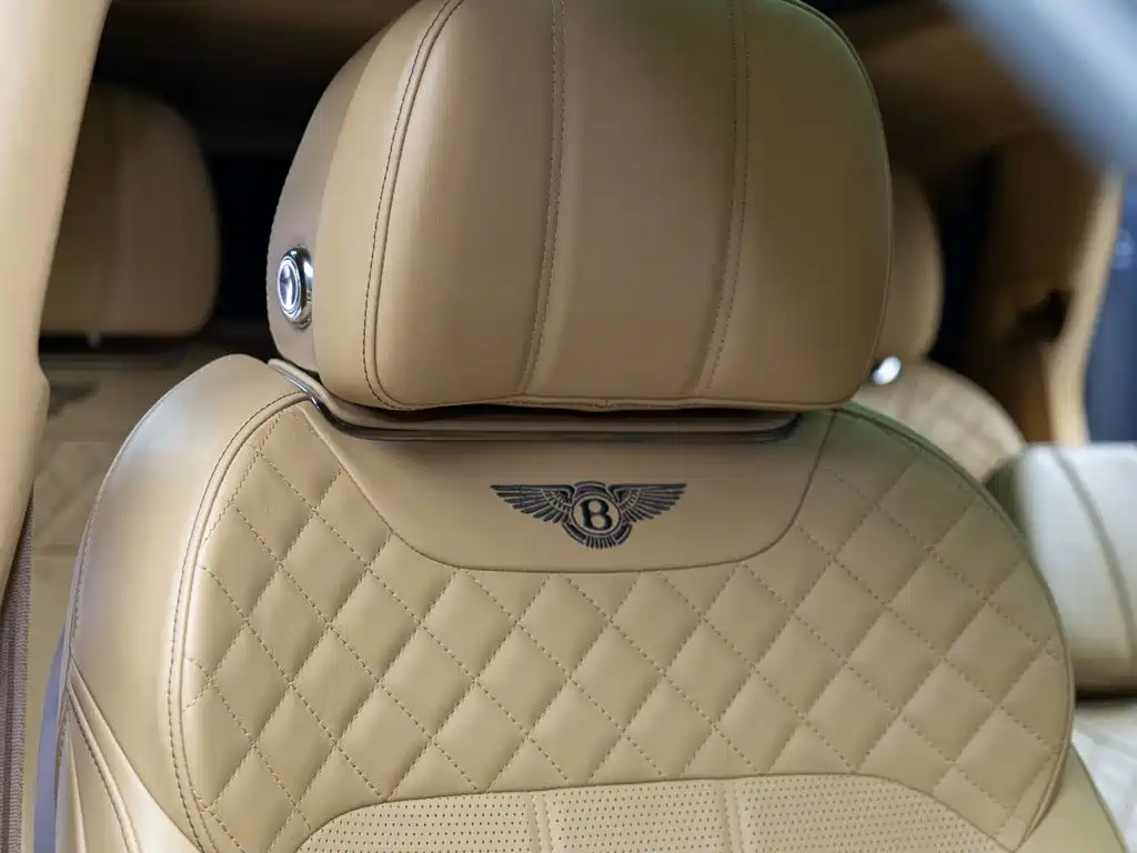 Bentley Bentayga 2017 — фото 14