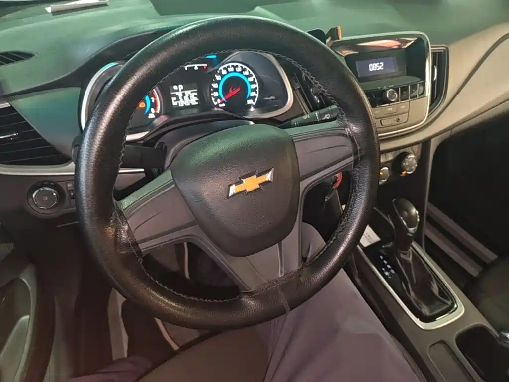 Chevrolet Cavalier 2018 — фото 10