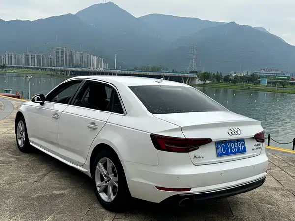 Audi A4L 2018