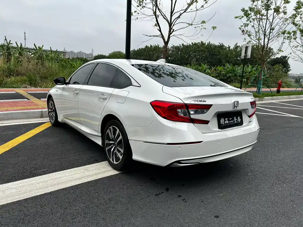 Honda Accord 2018 — фото 8