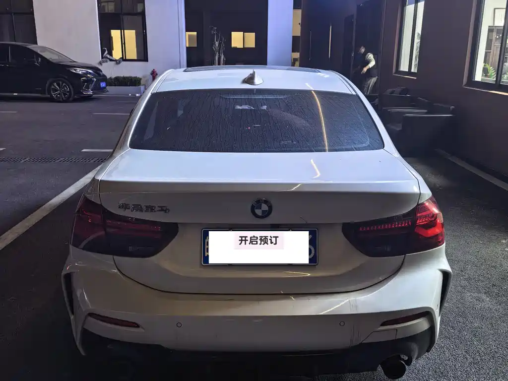 BMW 1 Series 2023 — фото 10