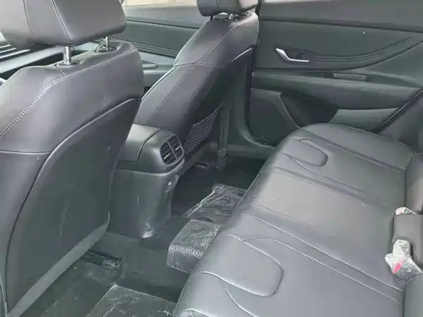 Hyundai Elantra 2023