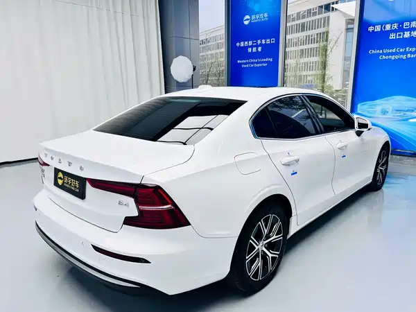 Volvo S60 2023