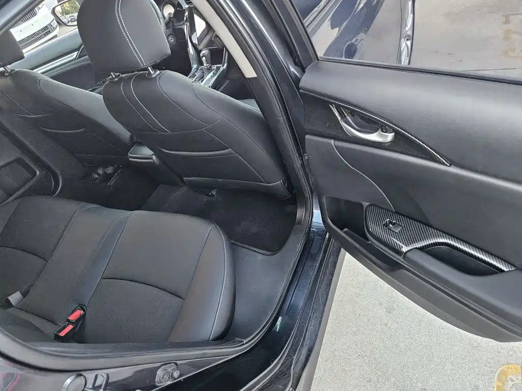 Honda Civic 2018 — фото 16