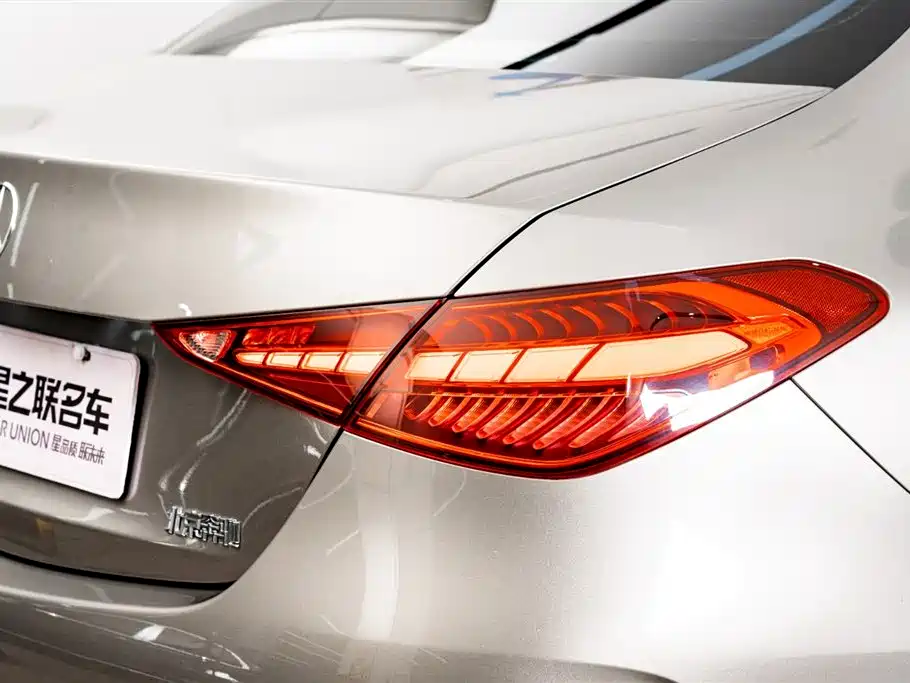 Mercedes-Benz C-Class 2022 — фото 9