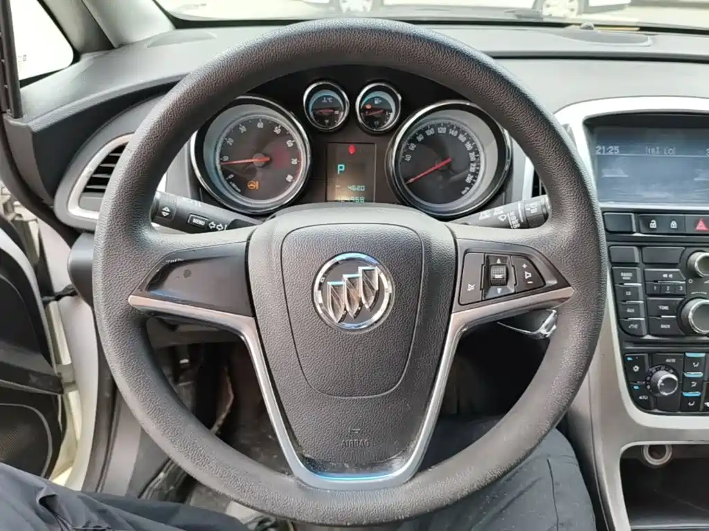 Buick Excelle GT 2015 — фото 11