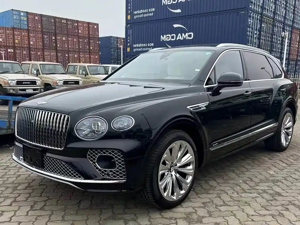 Bentley Bentayga 2024 — фото 1