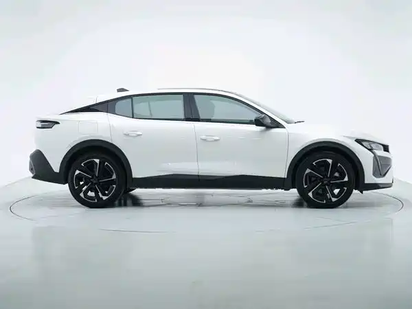 Peugeot 408X 2024