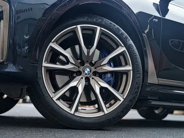 BMW X7 2023
