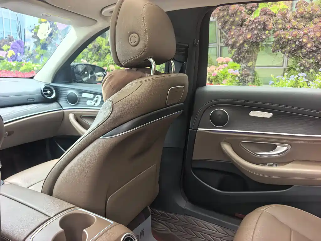 Mercedes-Benz E-Class 2019 — фото 14