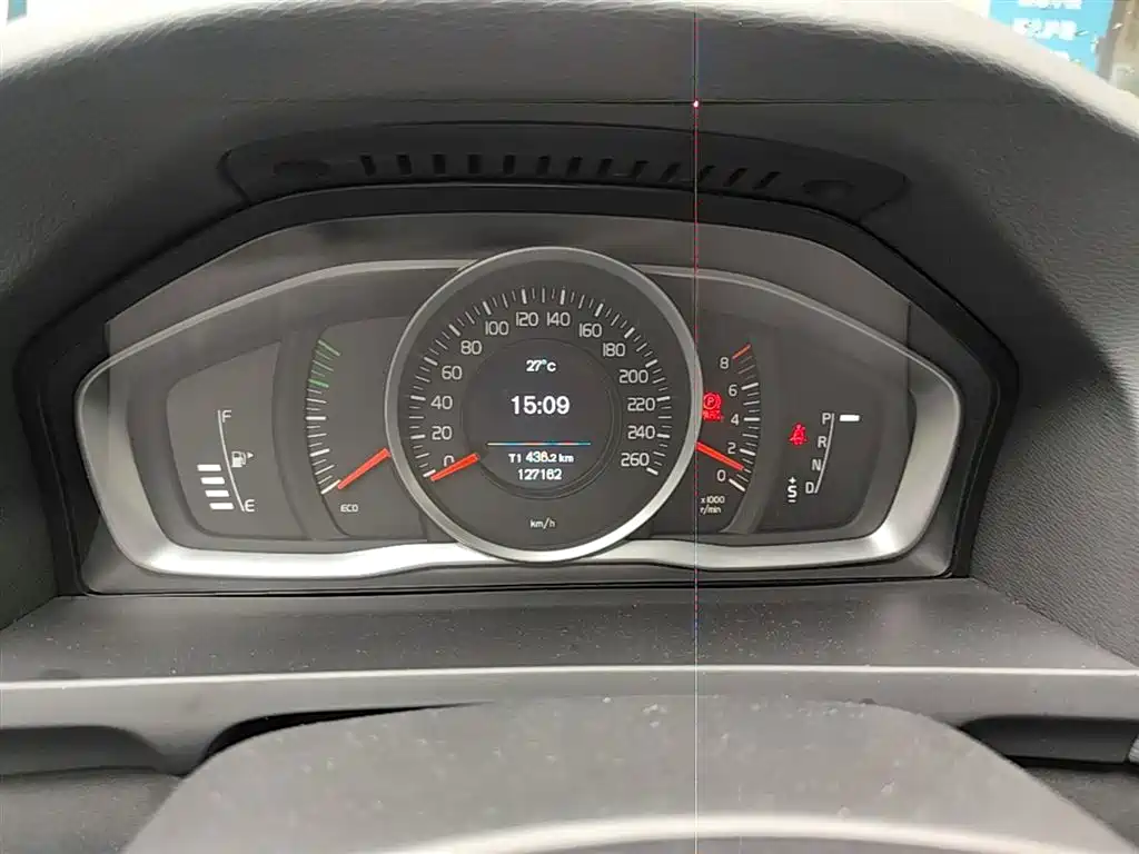 Volvo S60 2017 — фото 12
