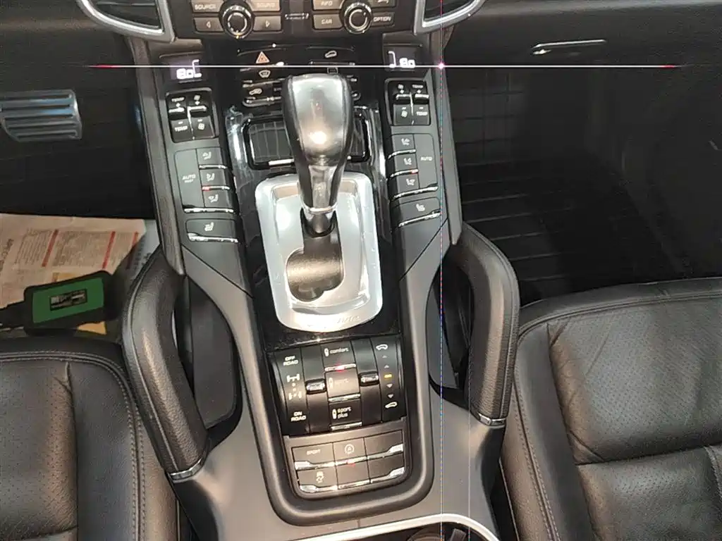 Porsche Cayenne 2015 — фото 14
