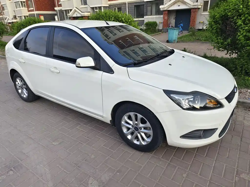 Ford Focus 2015 — фото 3