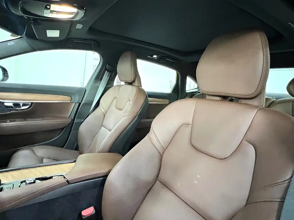 Volvo S90 2025 — фото 11