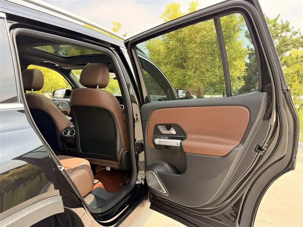 Mercedes-Benz GLB 2025 — фото 14