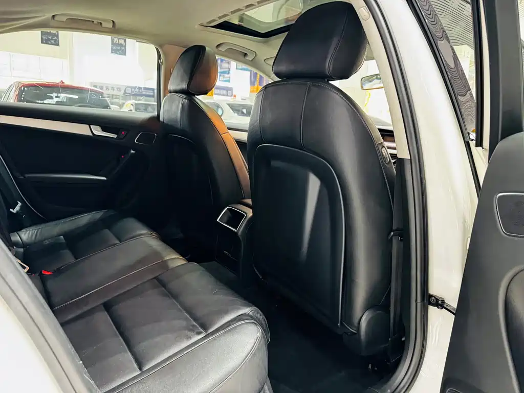 Audi A4L 2011