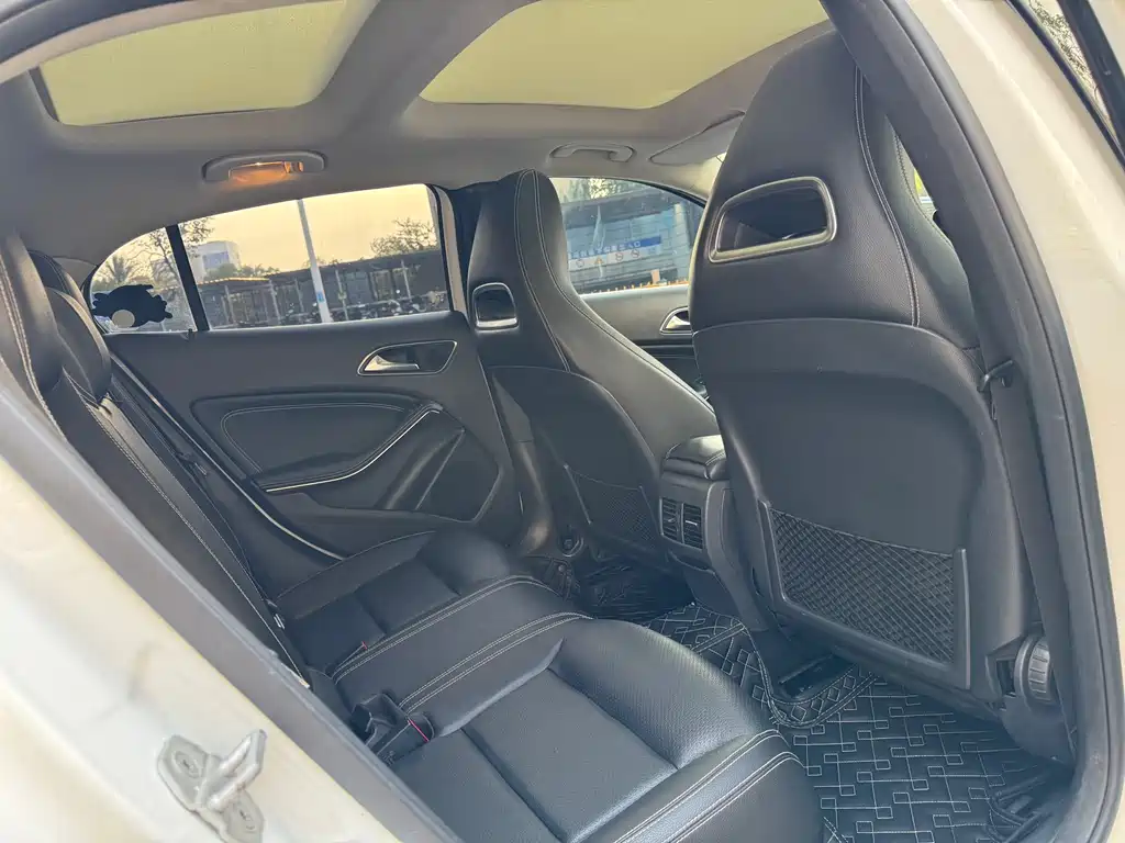 Mercedes-Benz GLA 2017 — фото 12
