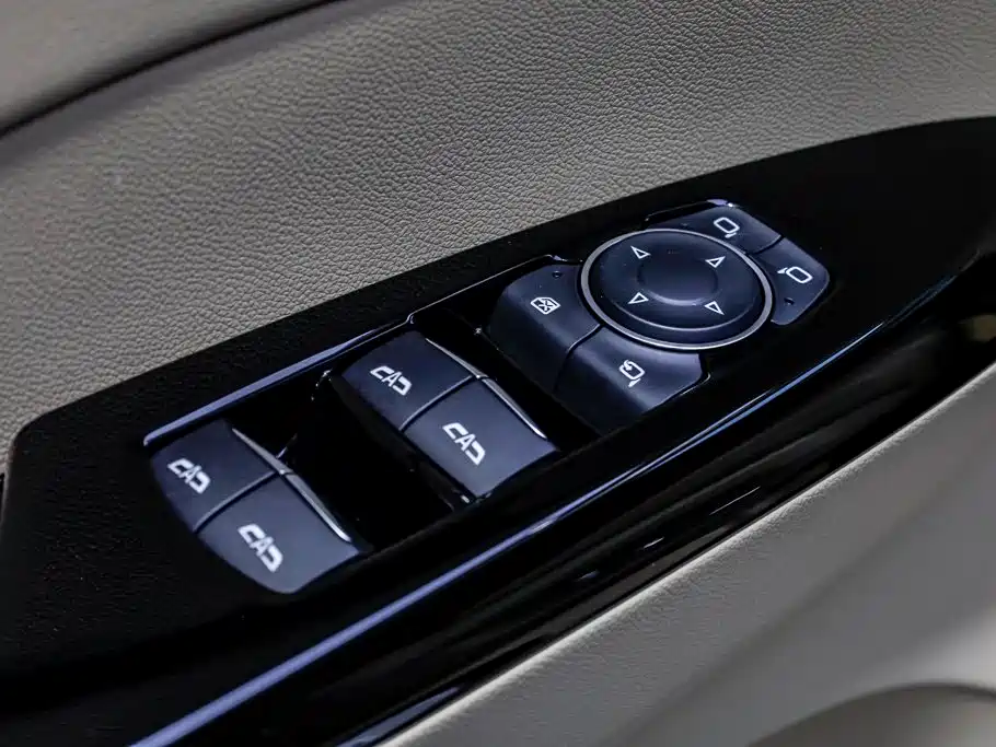 Buick GL8 New Energy 2025 — фото 12
