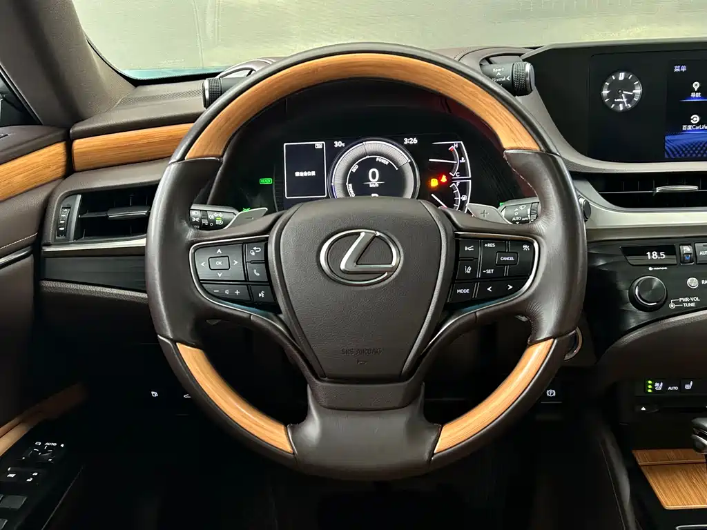 Lexus ES 2019 — фото 25