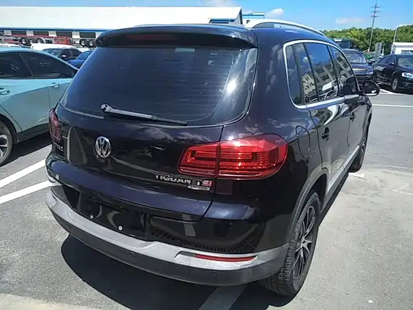 Volkswagen Tiguan 2015