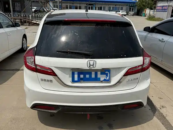 Honda Jade 2015