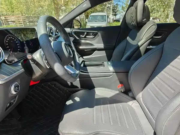 Mercedes-Benz C-Class 2024
