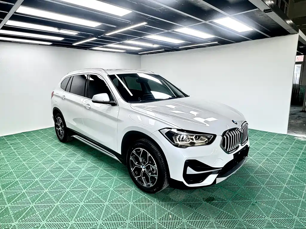 BMW X1 2022 — фото 3
