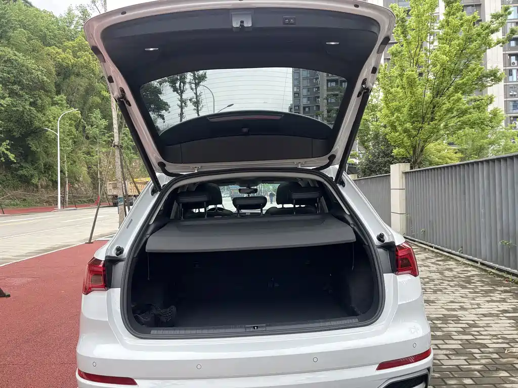 Audi Q3 2021 — фото 14