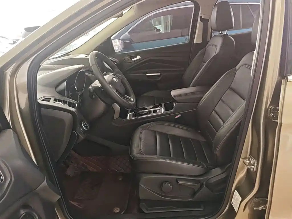 Ford Kuga 2017 — фото 15