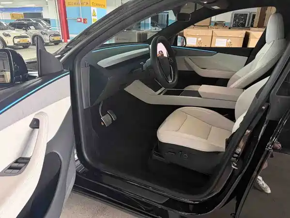 Tesla Model Y 2026