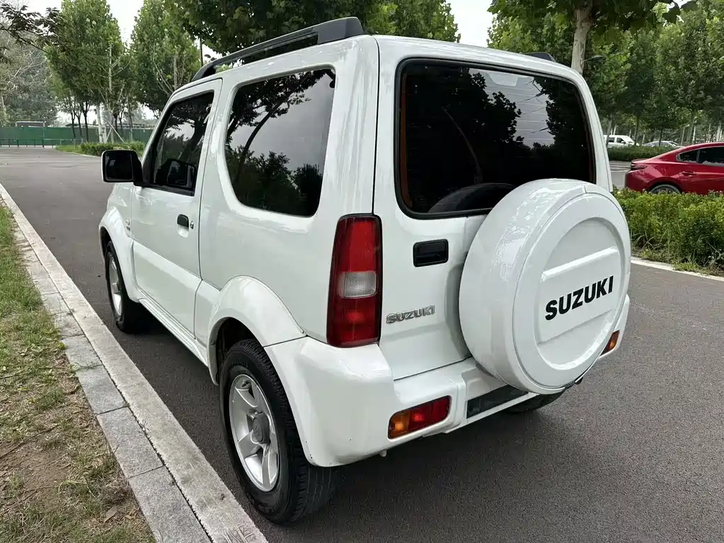 Suzuki Jimny 2013 — фото 13