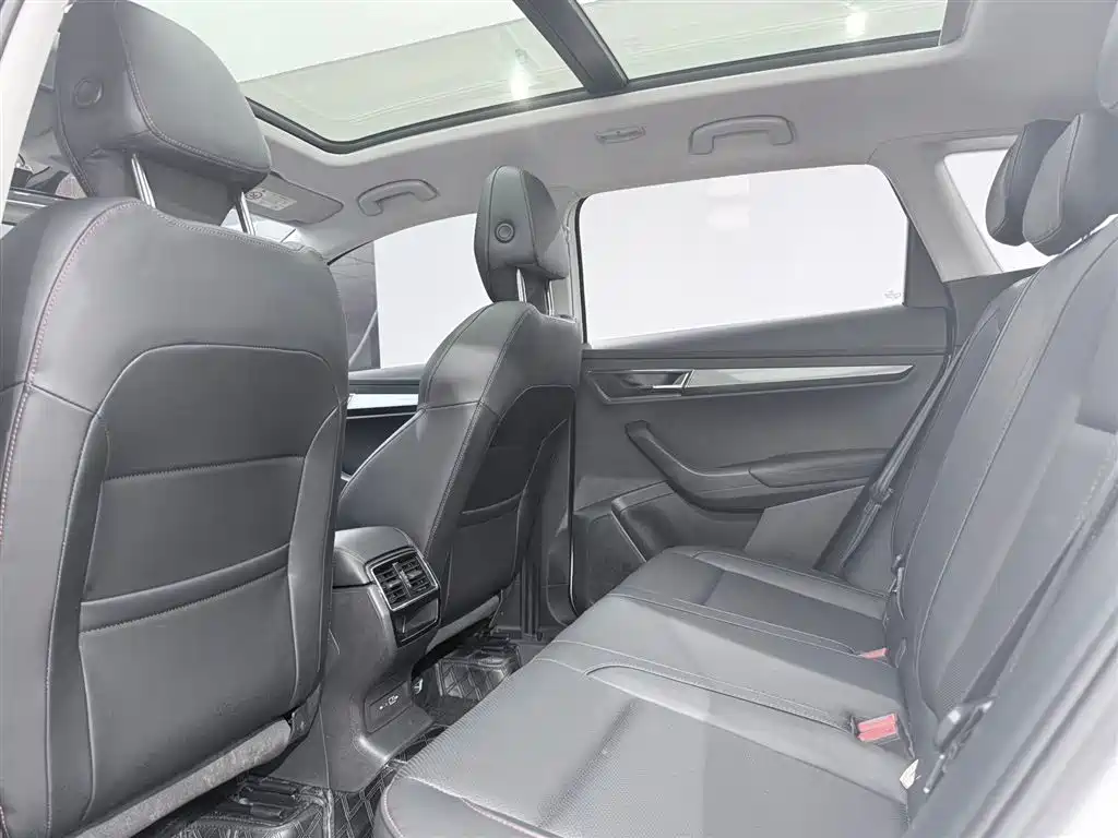 Skoda Karoq 2023 — фото 14